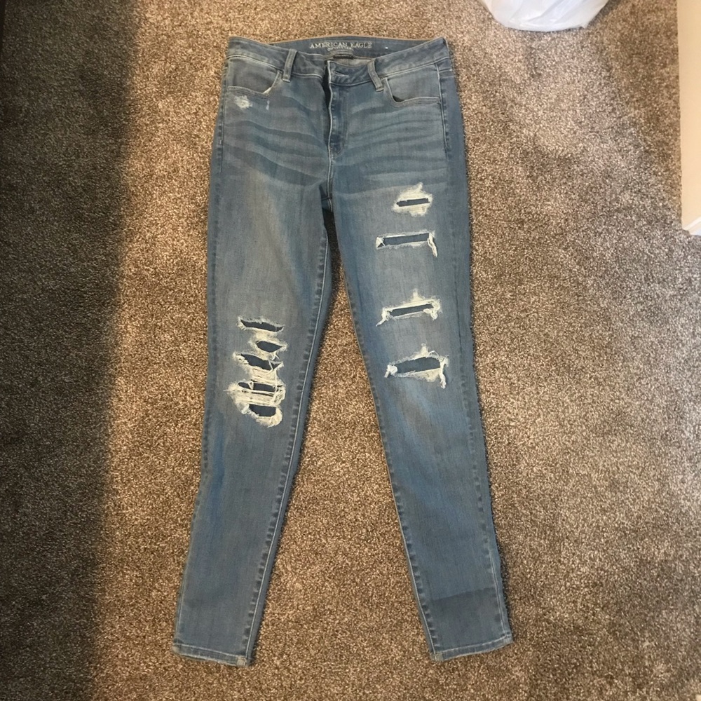American Eagle distressed skinny jeans. 10/Long.